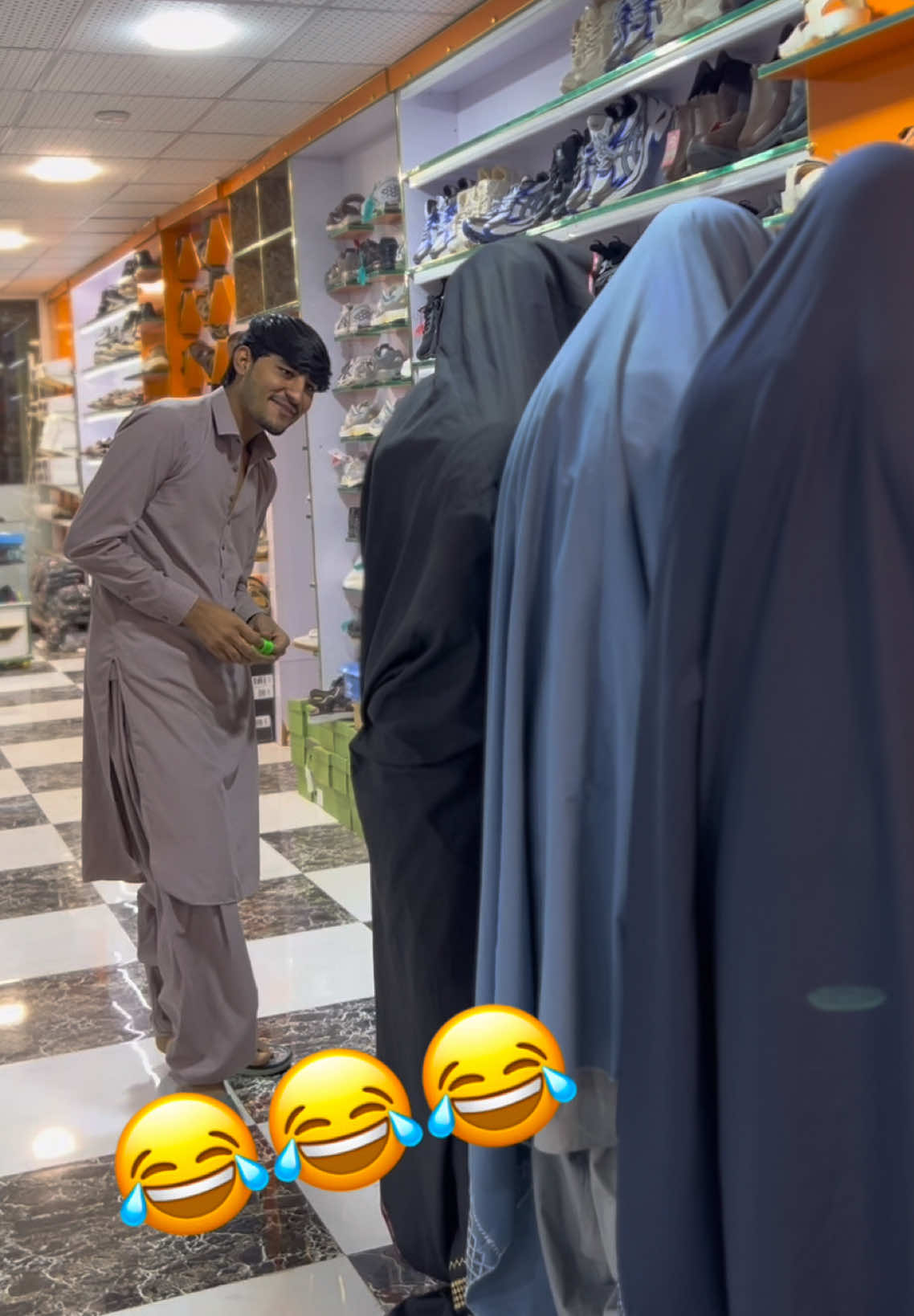 د رومیانو په بیه یی بیاب کړم😢😬#funnymoments #pleasegoviral #fypppppppppppppp #furyou #yinyin_anw 