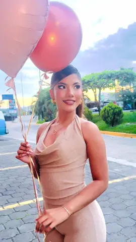 Feliz cumpleaños a mi! nada que pedir simplemente agradecer a mi Dios  por este maravilloso año 🩷