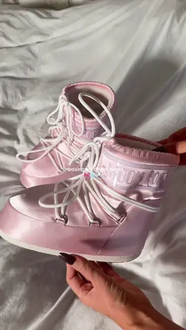 immediately added to Christmas wishlist ☁️🎀 #moonboots #wishlist #snow #boots #winter 