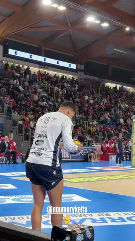 #vôlei #volleyball #voleidequadra #fivb #volei #worldvolley #barueri #sesibauru #osasco #praiaclube #minas #sescrio #cruzeiro #flamengo #fluminense