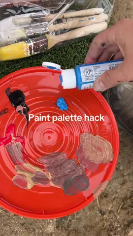 This is so helpful especially if you travel and aren’t able to bring many supplies with you #paintinghack#painting#artist#hack