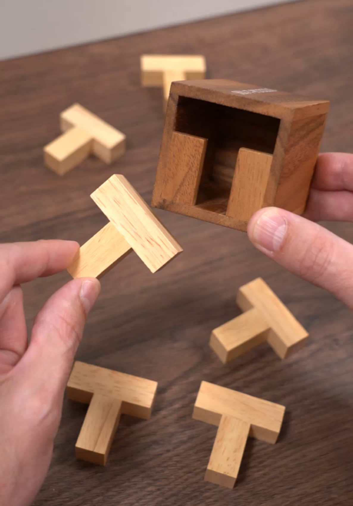 Mete las 6 T en la caja 🤯 #cuby #puzzle #juego 