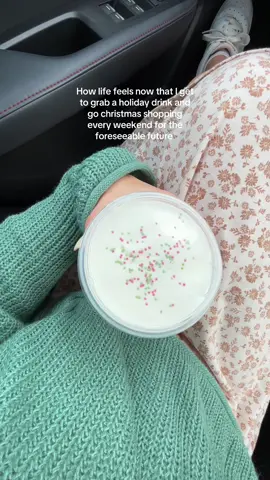 Truly an unmatched combo 🤭🎄who do you go shopping with?? 🥹🎅🏼🤍 #christmas #starbucks #coffee #christmasshopping #fyp 