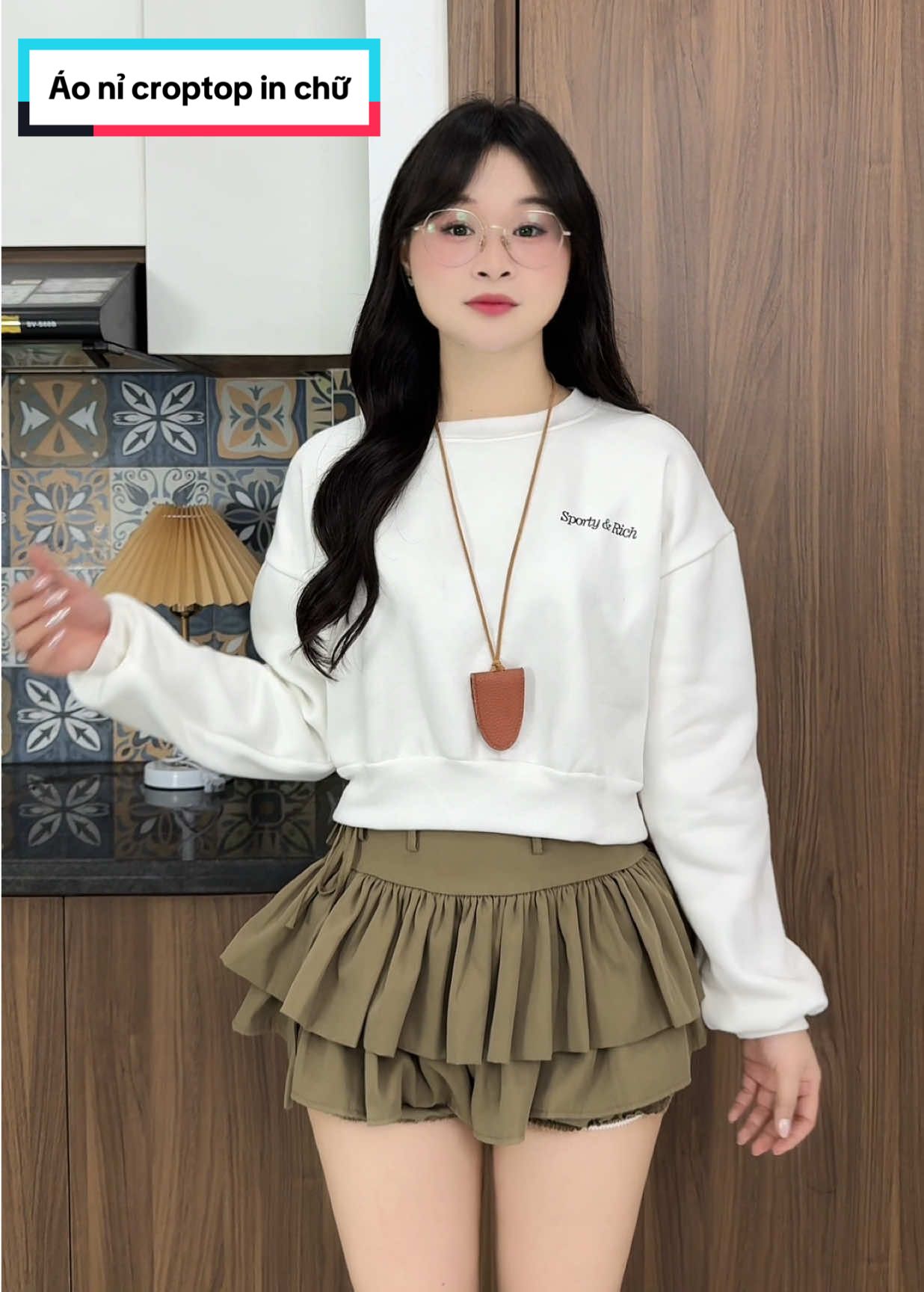 Croptop nhưng không ngắn quá nha #aocroptop #aothun #aonidaitay #xuhuong #cogaimattit hi