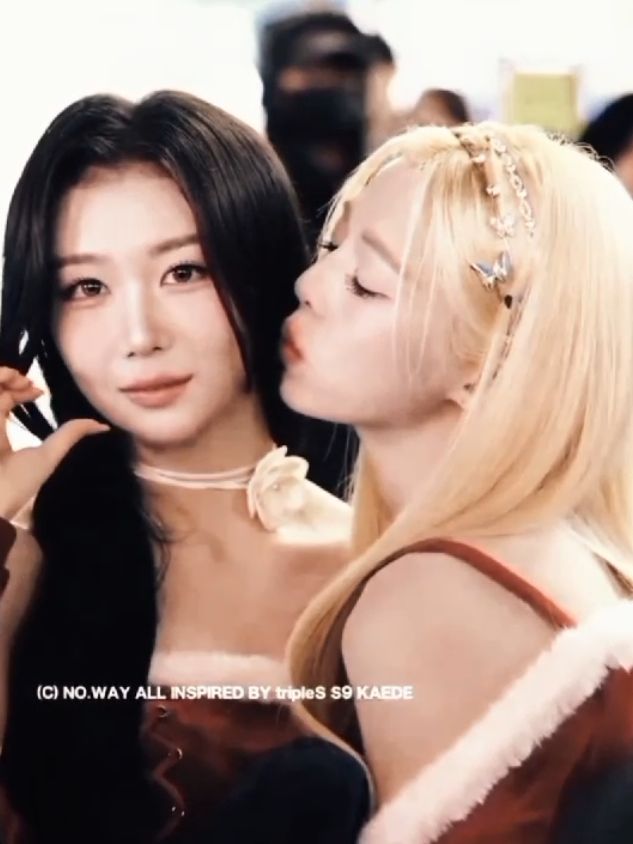 All I want for Christmas is you #tripleS #triples5thgenleaders #5thgen #httpsohyun #triplesmzsn I don't know what happened to the quality😭