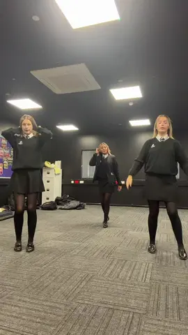 #dance #trio #fyp @siennabrittneyx @kyla’✨ 