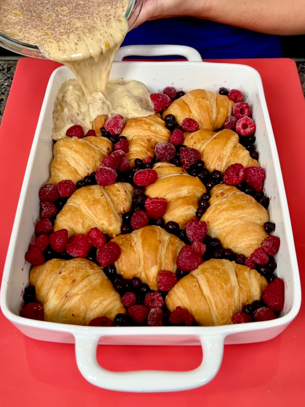 Easy Berry Croissant Bake 🫐🥐 #EasyRecipes #easydessert #berries