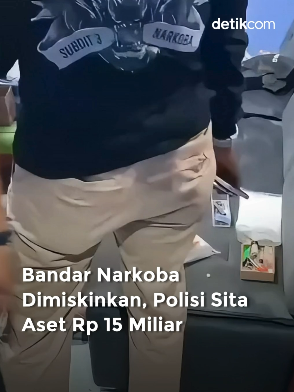 Kepolisian Daerah (Polda) Riau menunjukkan komitmen penuh dalam upaya pemberantasan narkoba. Tak hanya menangkap bandar, namun Polda Riau juga memiskinkan pelaku dengan menyita aset-aset hasil penjualan narkoba senilai Rp 15,2 miliar. kasus tindak pidana pencucian uang (TPPU) ini bermula saat tim Subdit 3 Ditresnarkoba Polda Riau menangkap pengedar berinisial H alias Asen di Jalan Perniagaan No. 348, Kelurahan Bagan Hulu, Kecamatan Bangko, Kabupaten Rokan Hilir, pada Jumat (25/7). 