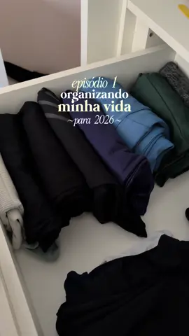 EPISÓDIO 1 - organizando minha vida para 2026  todo final de ano bate aquela vontade de ter uma vida nova né? então vou trazer aqui tudo q vou fazer até dezembro pra começar o próximo ano da melhor maneira 💕 #reset #rotina #Vlog #2026 #daily 