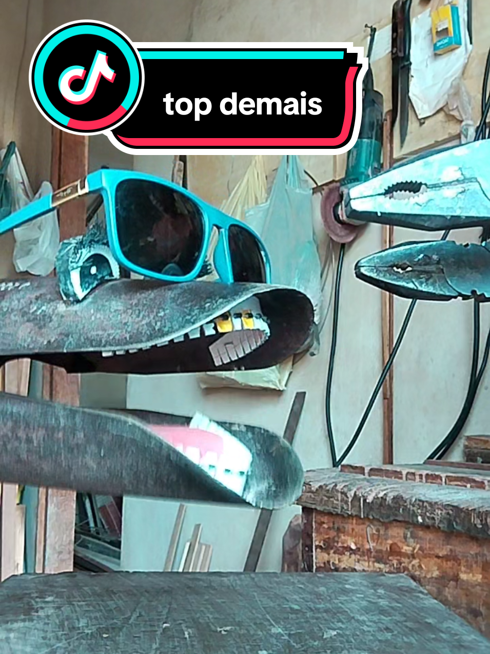 cavadeira a ferramenta que canta #dublagem #ferramenta #cavadeira 