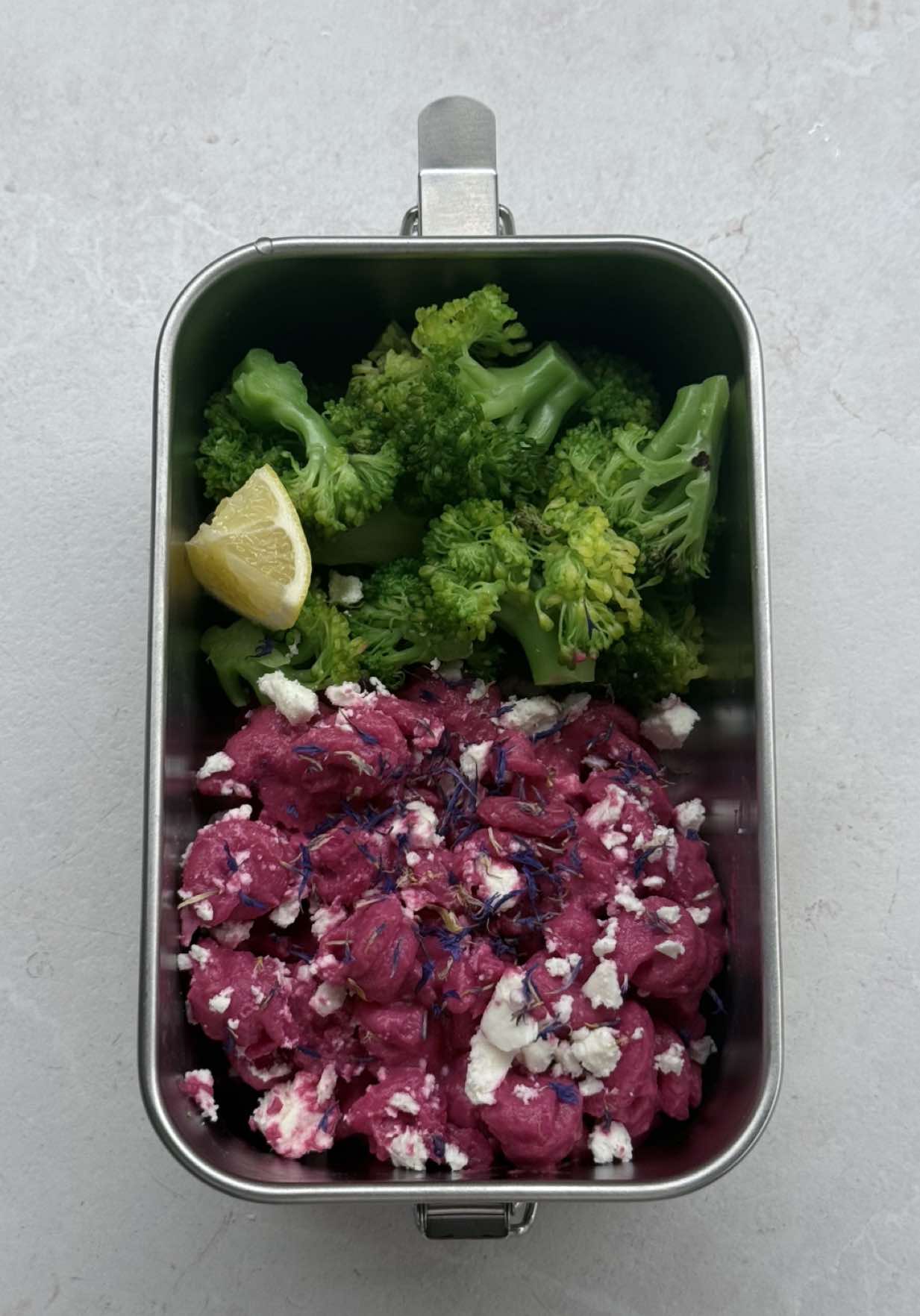 Caserola de la birou ep 2  #office #casseroles feeling burnt out lately but getting ready and forcing a smile really helped a bit. 🌸