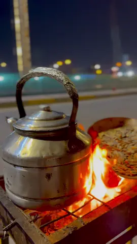 ثم يأتي الهدوء في منتصف الليل ليثبت لك أن الضجة بداخلك وليس حولك♻️🤕