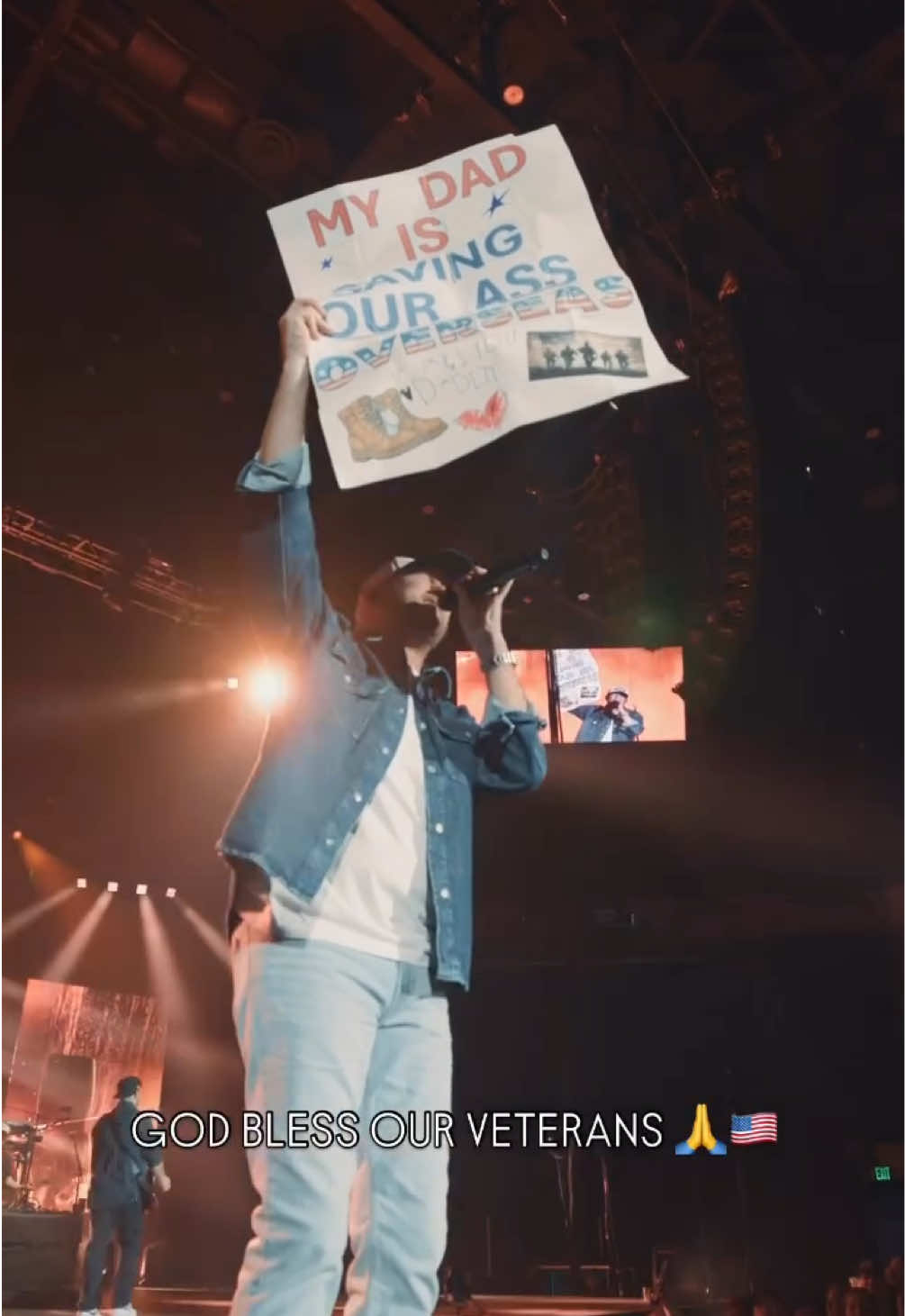 To this little guy’s dad, and to all of our brave men and women — THANK YOU. Today and every day, we appreciate the sacrifices you’ve made for our freedom🙏🇺🇸 #VeteransDay 