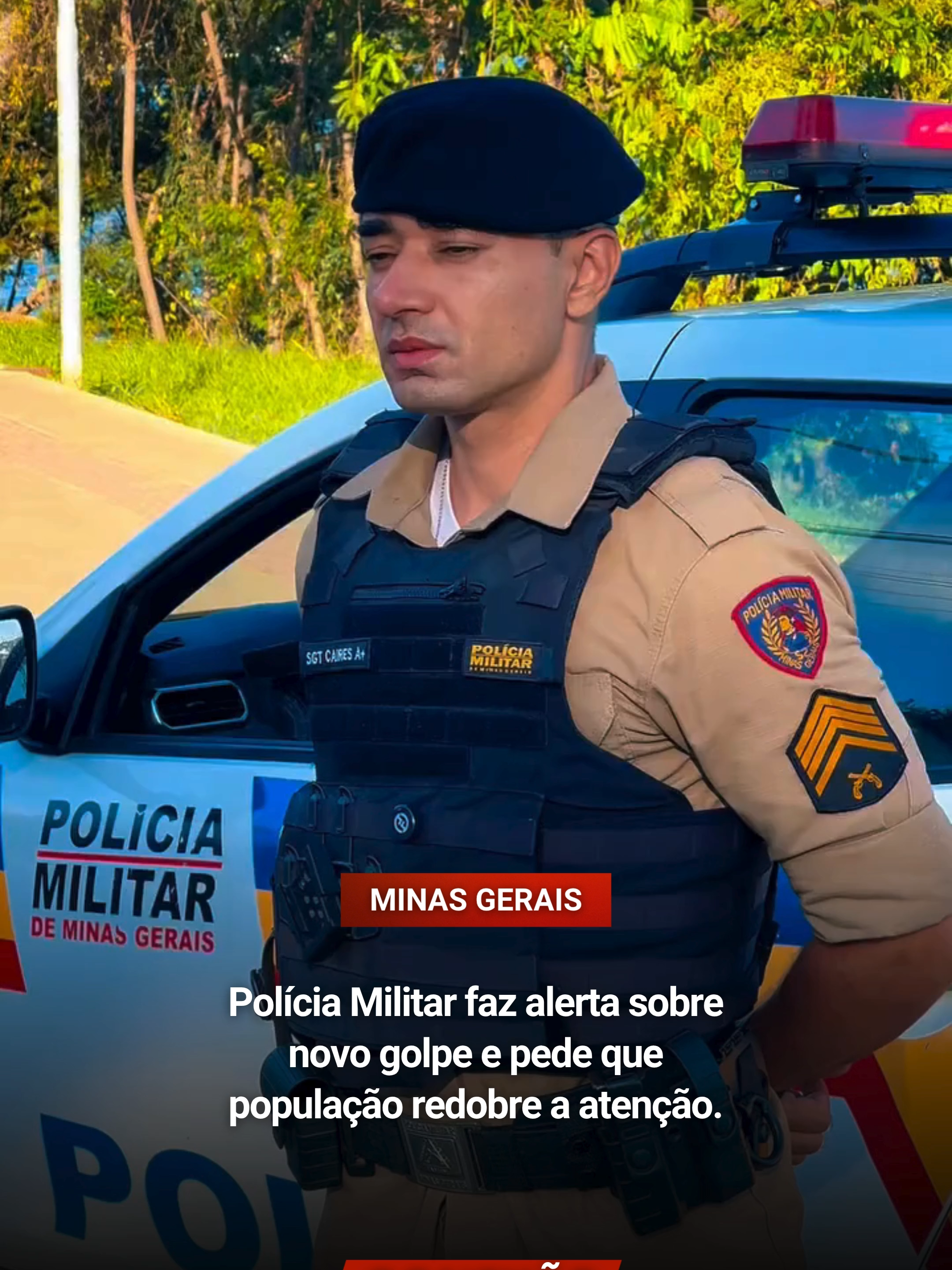 A Polícia Militar de Minas Gerais divulgou um alerta sobre um novo golpe que tem feito vítimas em diferentes cidades do estado. Em vídeo publicado nas redes sociais da corporação, a PM explica como a fraude é aplicada e orienta a população a ficar atenta para evitar prejuízos. . Segundo a instituição, os golpistas usam mensagens e ligações com discursos convincentes para obter dados pessoais ou induzir transferências de dinheiro. O alerta reforça a importância de repassar a informação a familiares e amigos, principalmente a idosos, que costumam ser os principais alvos. . A PM ressalta que nunca solicita senhas, informações bancárias ou qualquer tipo de pagamento por telefone, aplicativos de mensagem ou redes sociais. Em caso de suspeita, a recomendação é não repassar dados e procurar a Polícia Militar ou a Polícia Civil. . Vídeo: @pmmg.3rpm.8ciapmind (ig) . Leia mais em: www.conexaotvweb.com.br . #conexaotvweb #pousoalegre24horas #pousoalegre #pousoalegrecity #pousoalegremg #pousoalegreeregião #pousoalegresuldeminas