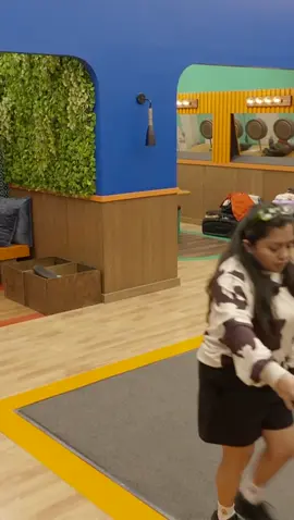 La Bea y Teo especulan sobre quiénes serán los siguientes nominados en mi granja. 😱👀⁣ ⁣ Lunes a viernes 9:00 p.m. por Azteca UNO⁣⁣ Domingo La Gala 8:00 p.m. por Azteca UNO⁣⁣ ⁣⁣ #LaGranjaVIP 🌾 Transmisión 24/7 en #DisneyPlus, vive la experiencia completa.