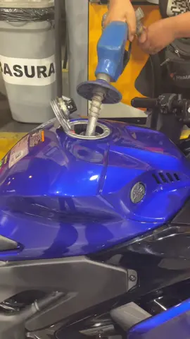 Es una tragonaaa, pero la amo. #fyp #r3 #moto #yamaha #parati 