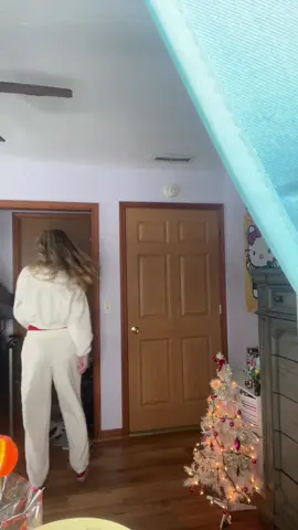 🎅🏻 #christmas #christmastok #OOTD #ootdinspo #christmastree 