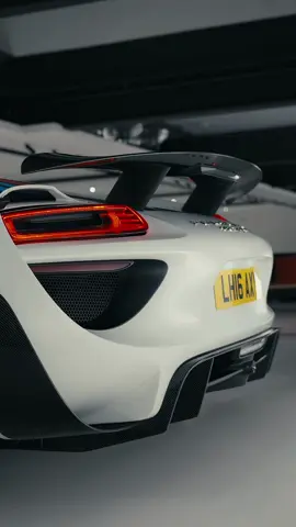 is martini the best livery for the 918? #porsche #918 #car 