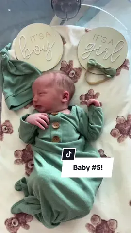 Our sweet baby is here!!!!! Thank you, God, for this miracle! 🥰 #surprisegender #baby5 #newborn #newbornbliss #motherhood 