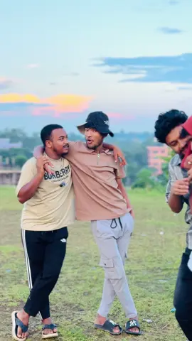 অরিজিনাল ক্লিপ … ভালোবাসা কান ধরসি আর না। 