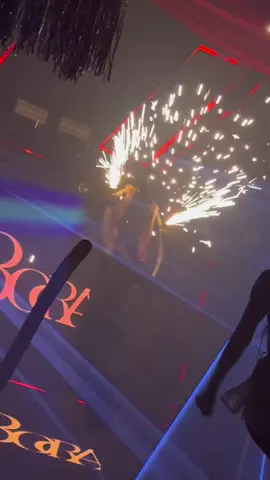 Los fines de semana se arreglan yendo a Bora Bora 🎉🎊🍾 #lamejordiscotecademedellin #cumpleañosenmedellin #medellin #parati #CapCut  