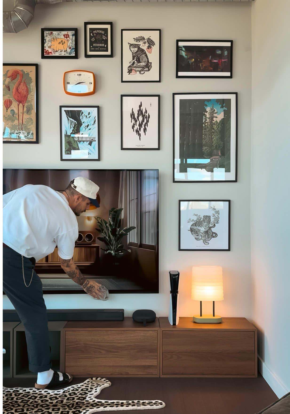 Clean space 👉🏼 Clear mind 💆🏻‍♂️ #interiordecor #livingroomdecor #detailsmatter #hometour #apartmenttherapy 