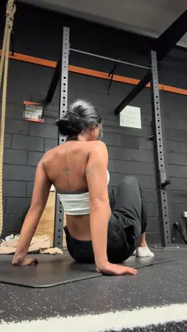 And workout wearing @DFYNE dc: ALIJA