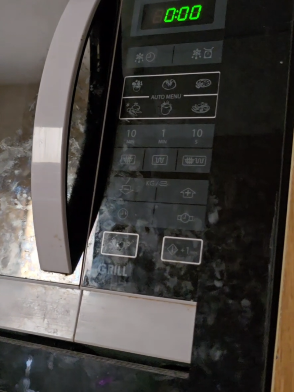 الحلقة 2 نضفت الميكرويف   لو جربتوا أي منتج أحلى في تنضيف الميكرويف قولولي ولو عندكم تركات حلوة برده متنسوش #اكسبلورexplore #maxella 