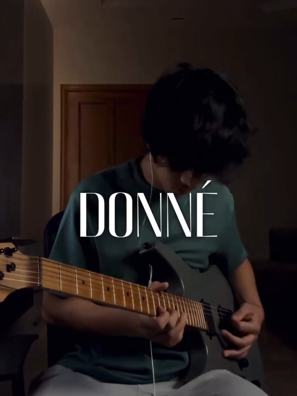 In love w this🎸🗣️🔥                                [instagram, explore, explorepage, music, musician, guitar, guitarist, fyp, fy, tiktok, song, cover, electriccover, electricguitar, toutdonnerremix, trending, trend]#guitarist #guitarcover #electricguitar #fyp #viraltiktok 