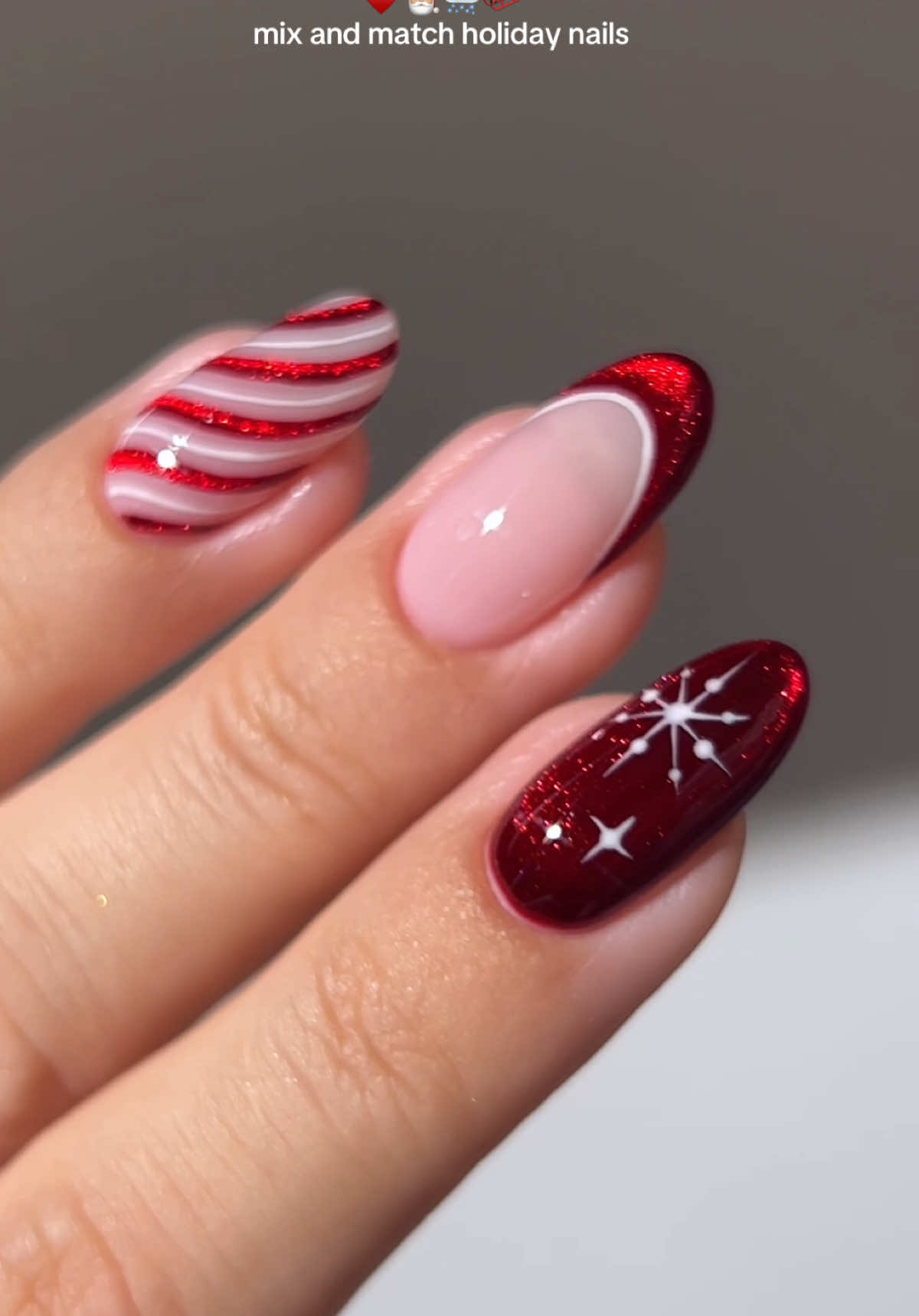 ♥️🎅🏼🌨️ we’re entering red sparkle territory... holiday szn is almost here! ✨ •ad using @BeetlesGelPolish Christmas Advent Calendar • cat eye g471 + ib072, c001, nail art brushes, top & base coat Use Code: HEYGREATNAIL for 10% off _____ #BeetlesGelPolish #BeetlesGiftSpree #BeetlesAdventCalendar #christmasnails #rednails cat eye glitter nail art inspo