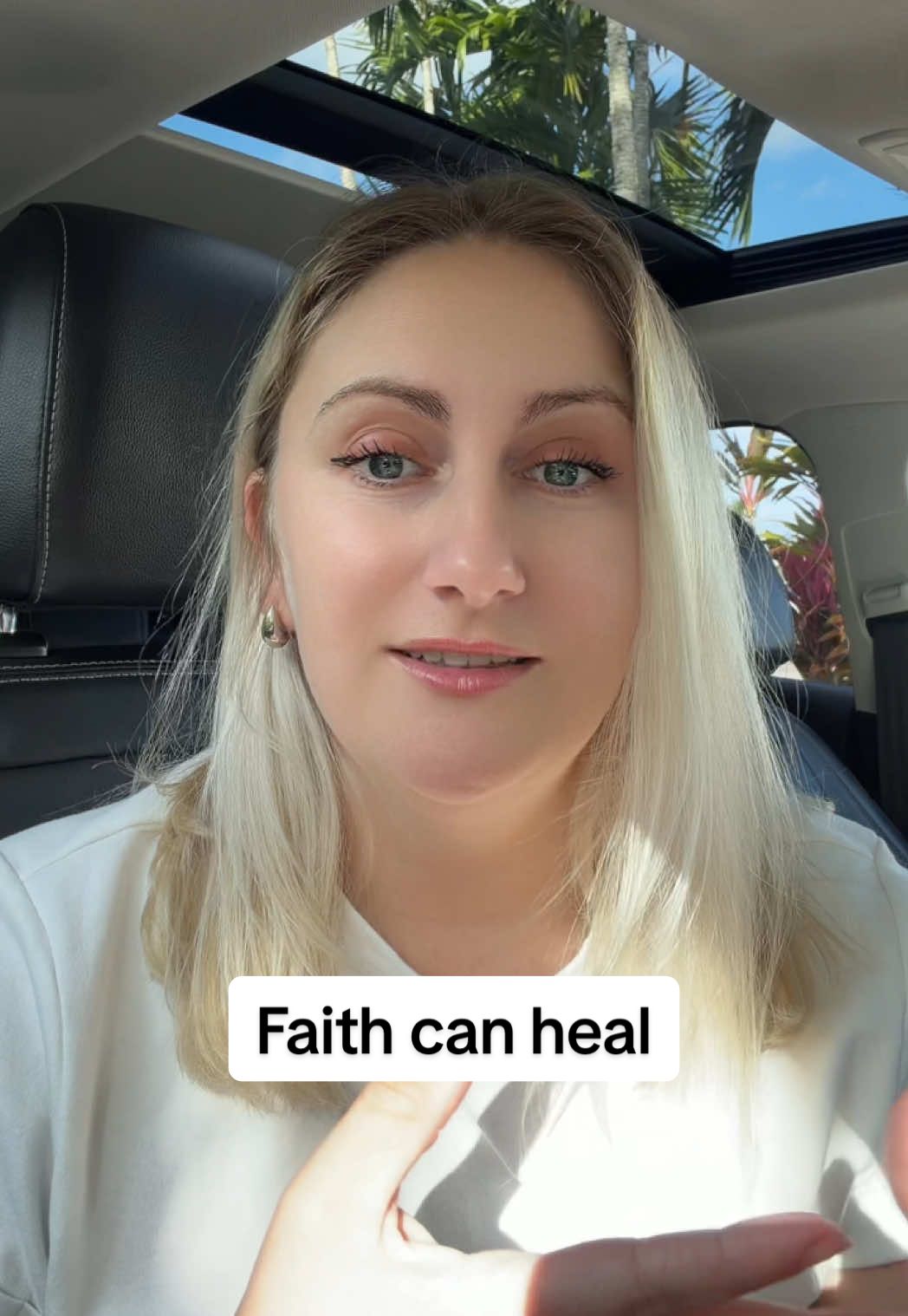 The woman who bled for 12 years and got no answers, continued to get worse, heard Jesus was coming and her faith led her believe that if she could just TOUCH Him, she'd be healed. And she only touched his hem and she was instantly healed. I've personally experienced how the presence of God can heal things you had lost all hope for. I've seen it again and again. So I'm believing he can do it for my connective tissues 🤍 #miraculoushealing #chronicillnesshealing #heds #hypermobileehlersdanlossyndrome #connectivetissuedisorder 