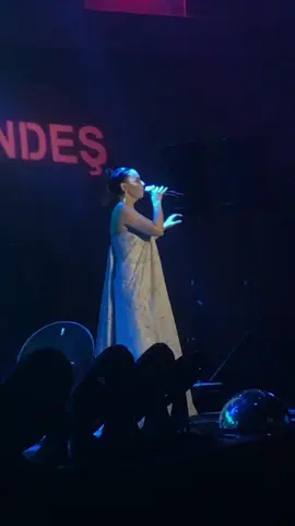 Kraliçe ❤️ @Ebru Gündeş #ebrugündeş #keşfet 