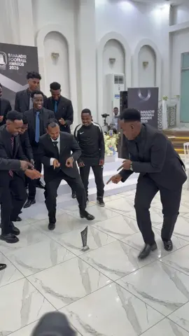 Abdirahman Hassan Xamaam oo ku guuleystay Abaal-marinta Best Coach.