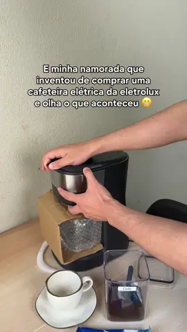 A gente sempre acordava na correria e ainda perdia tempo fazendo café 😩  Agora é só programar 10 min antes da hora que quer, e pronto o café vai tá feito 😍 Foi uma das coisas que mais facilitaram nossa rotina 👌 Acabou a preguiça logo pela manhã kkkk  Id da cafeteira: 7D0MM1-G2YC @Mercado Livre (cole no buscador do app) Aproveite: no dia 11/11 há ofertas incríveis por 24h no Mercado Livre.. com descontos + frete grátis a partir de 19 reais! #comprasonline #comprasdecasa #DataDupla #MercadoLivre