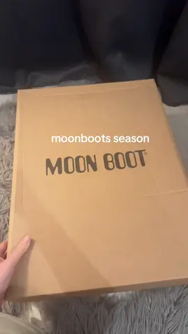 #fyp #winter #Lifestyle #goviral #moonboots 