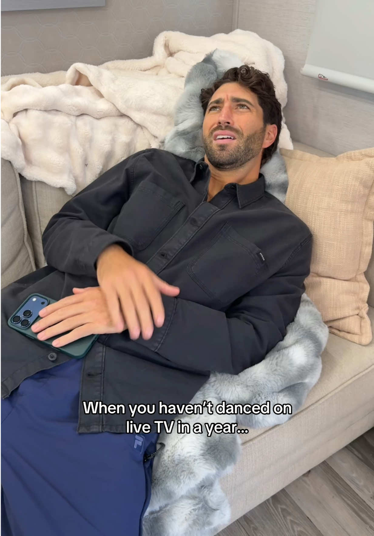 He’s BACK on the ballroom floor tonight everyone @Joey Graziadei 🥹😭✨💘  #dwts #fypシ #viral #fyp #teamtwinning 