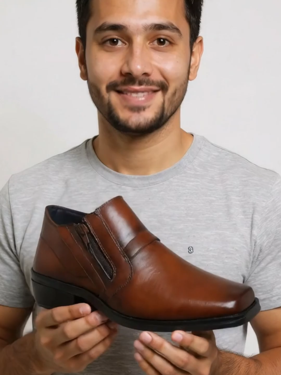 Homens estilosos entendem: conforto também é elegância. 👞🔥 #ModaMasculina #BotaSocial #EstiloMasculino #LookPerfeito #TikTokShopBlackFridayBR