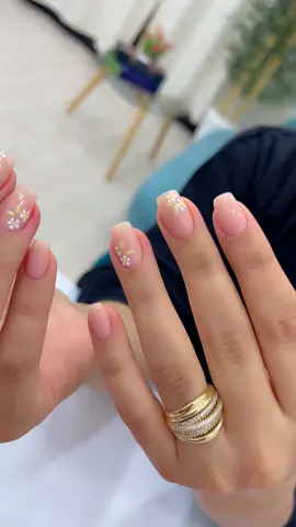 #nailsartvideos #nailsoftiktok #vernissemipermanent #المغربيات_أجمل_نساء_الكون🇲🇦مغربية #شعب_الصيني_ماله_حل😂😂 