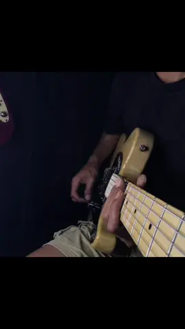 Tebak lagu?   #interlude #laguviral #fyp #gitarcover #tebaklagu 