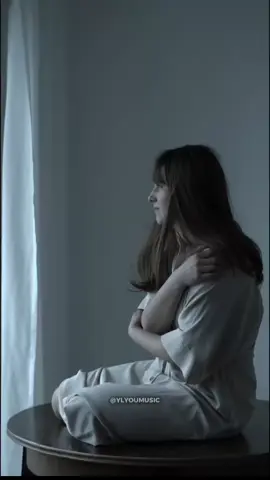 Você não está sozinha … 😔 🎵 Michael Jackson - You’re Not Alone #michaeljackson #yourenotalone #tradução #lyrics #sozinho 