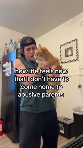 sorry *WE  #wuhluhwuh #nonbinary #butch #transmasc #fypシ 