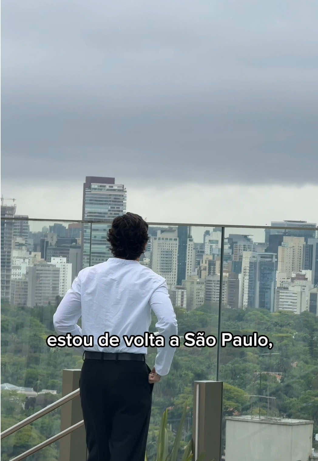 O meu essencial de todos os dias. Entre o skincare e o sol. @Isdin.Brasil #FusionWater #ISDINskincare #ProtetorSolar   *ad