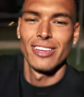 Quarter zips > Nike techs || Send this to bro ⤵️ @Marlon // #marlon #relatable #quarterzip #edit #viral 