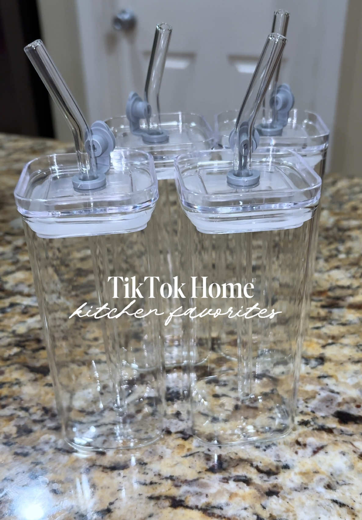 It’s nothing like iced coffee in a pretty glass 😍 #icedcoffee #coffeewithice #tiktokhome #kitchenmusthaves #glasscupswithstraw 