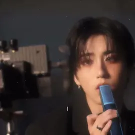 — #hanjisung :: MEEE COLVI A OBSESIONAR CON EL BTS DE HOLD MY HAND se ve muy hermoso || #ilovehanjisung #isalvshanjisung #straykids #tiktokforyou @TikTok 