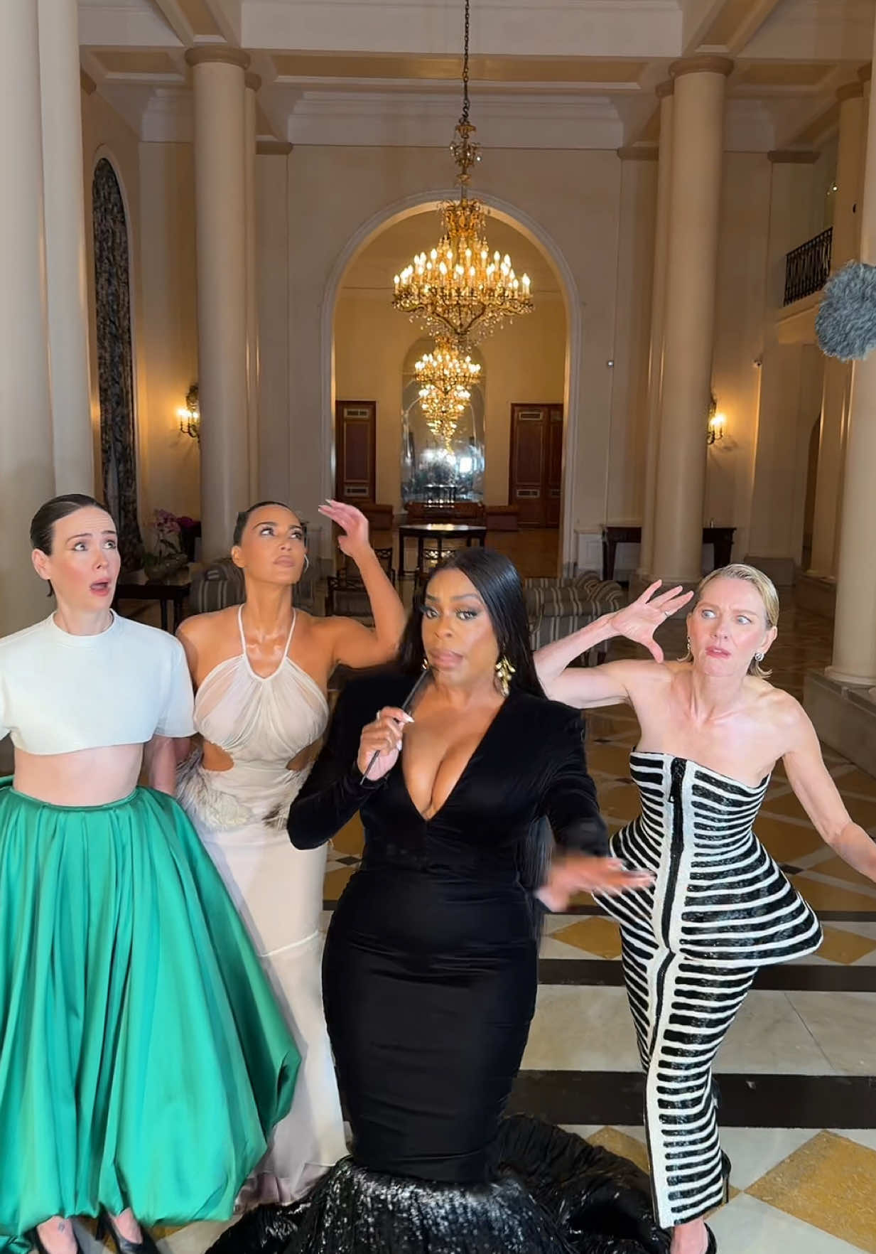 And we’re still looking… @Niecy Nash @All’s Fair on Hulu 