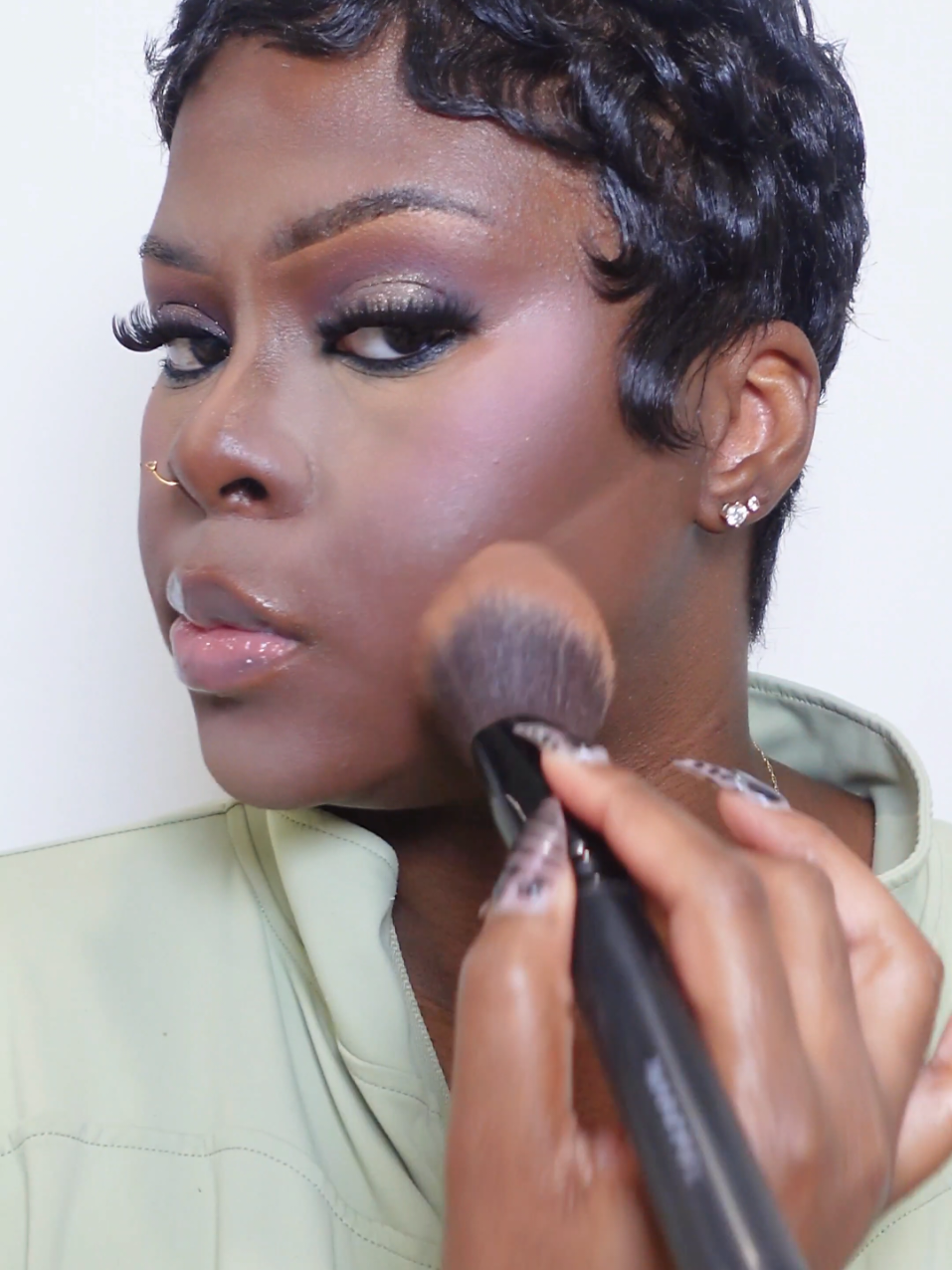 💋 #blackgirltiktok  #makeuptutorial #pixiecut  #trendingmakeup 