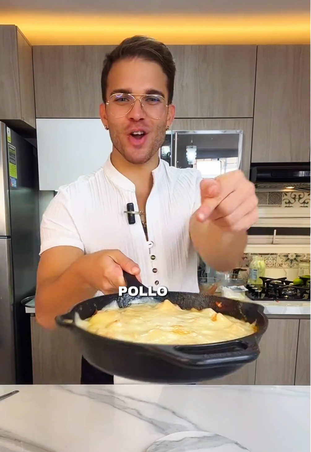 Pollo cremoso saludable 🍗  En el live de hoy hicimos este pollo cremoso saludable con bastante queso, está para chuparse los dedos 😍 tienes que preparar esta receta porque está… MÁS BUENA QUE YO 😎 #Receta #pollo #saludable #queso #recetas 