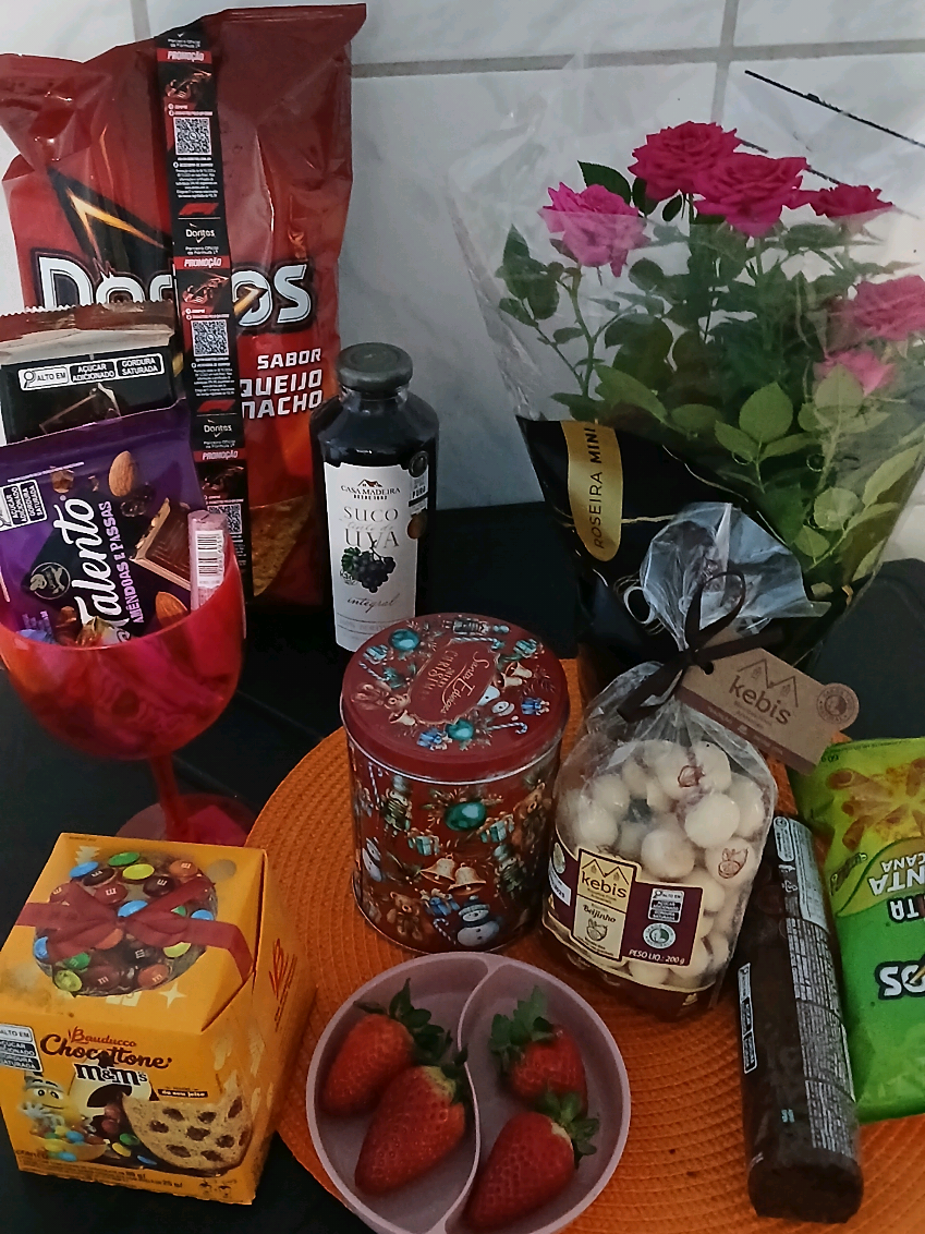 Montei uma cesta de doces para o aniversário da minha esposa 