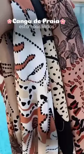 ✨ Páreo / Saída de Praia Estampada ✨ Verão pede leveza, cor e aquele toque charmoso que só um look praiano tem! Essa canga estilo pareô é super versátil: dá para usar como saia, tomara que caia, vestido ou como canga na areia. 💖 🌺 Destaques do Produto: • Estampa estilo Farm: alegre, colorida e com vibe tropical • Tecido leve, fresquinho e fluido • Sem acabamento — caimento natural e sofisticado • Peça multiuso: use do seu jeito! 🌴 Perfeita para praia, piscina, resort ou fotos incríveis no verão ☀️ #moda #saidadepraia #praias #modafeminina #tendencia 